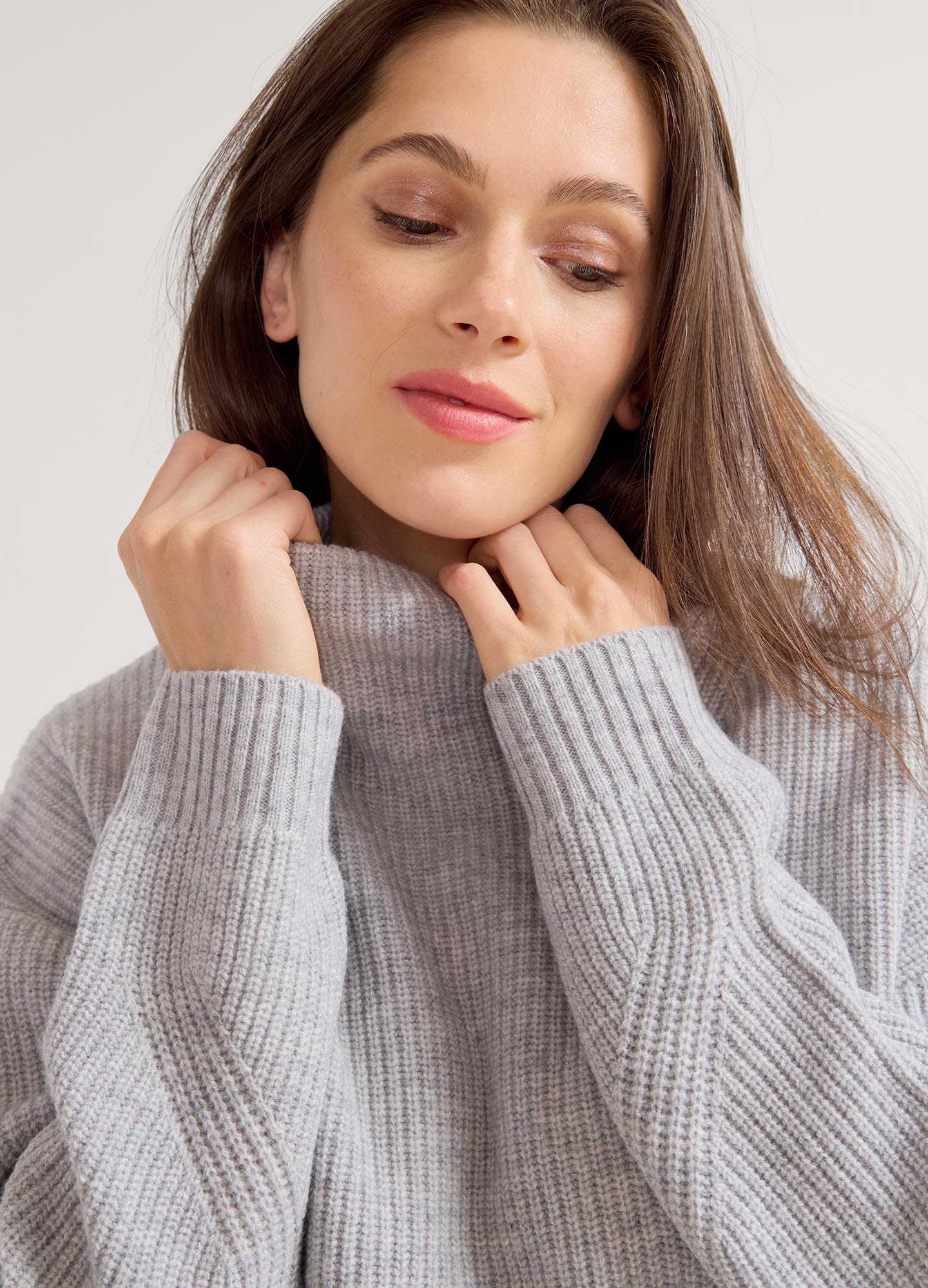 The Cozy Shaker Turtleneck - Image 2