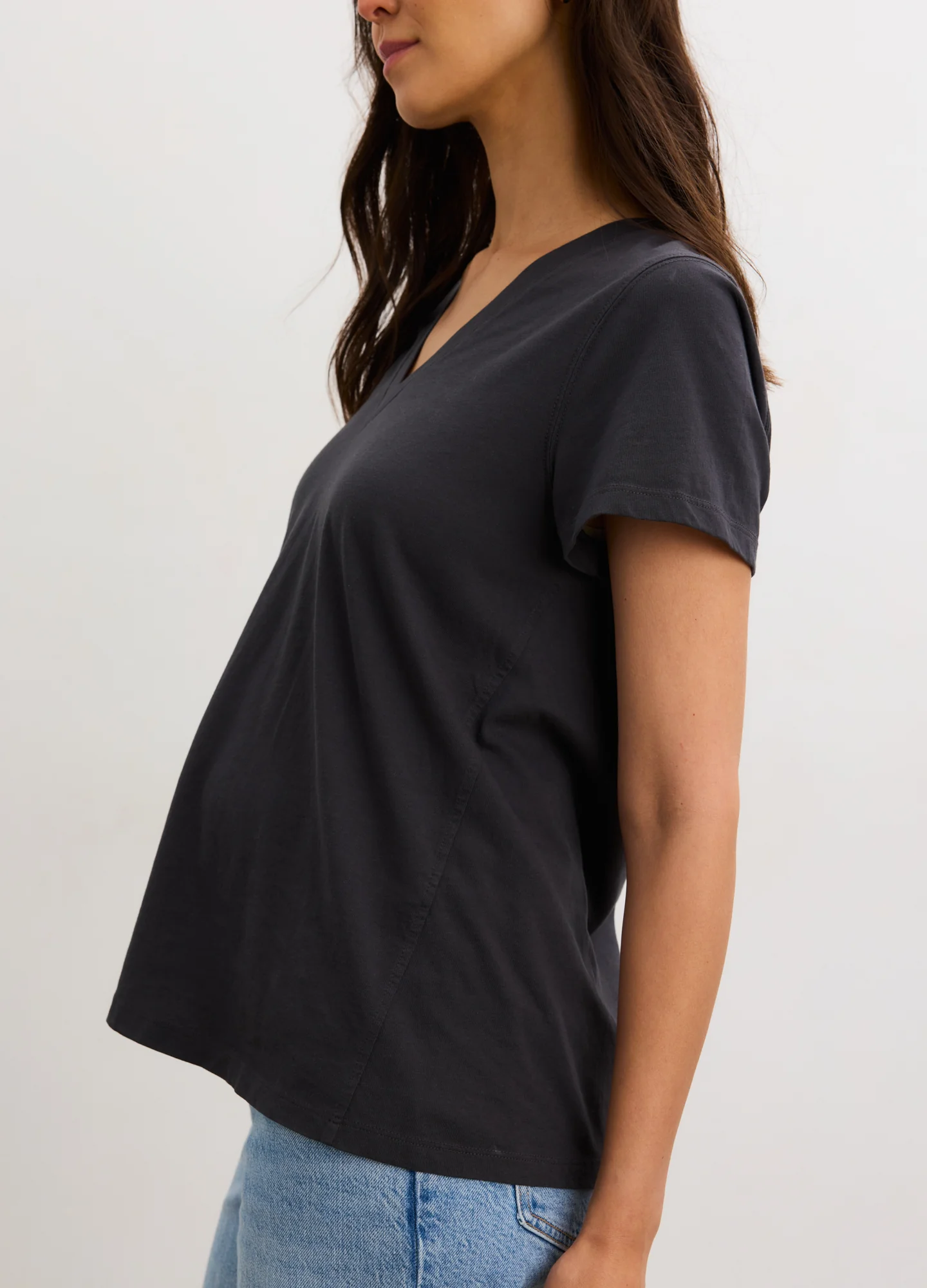The Washed Cotton Vneck Tshirt - Image 5