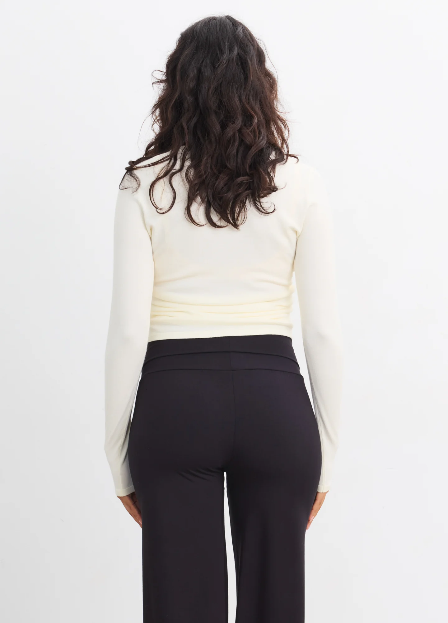 The Softsculpt Knit Long Sleeve Tee - Image 4