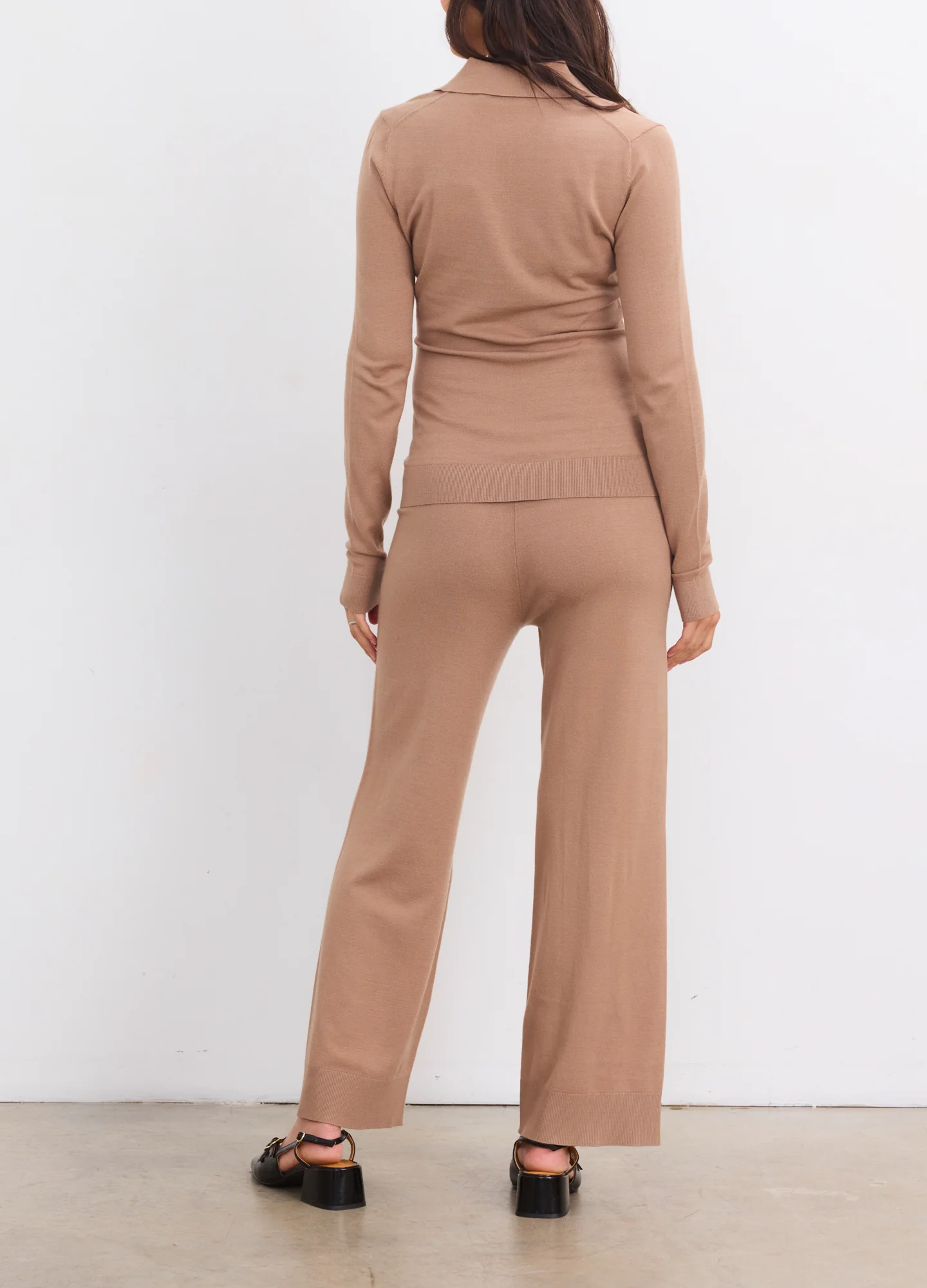 The Softsculpt Knit Crop Pant - Image 4