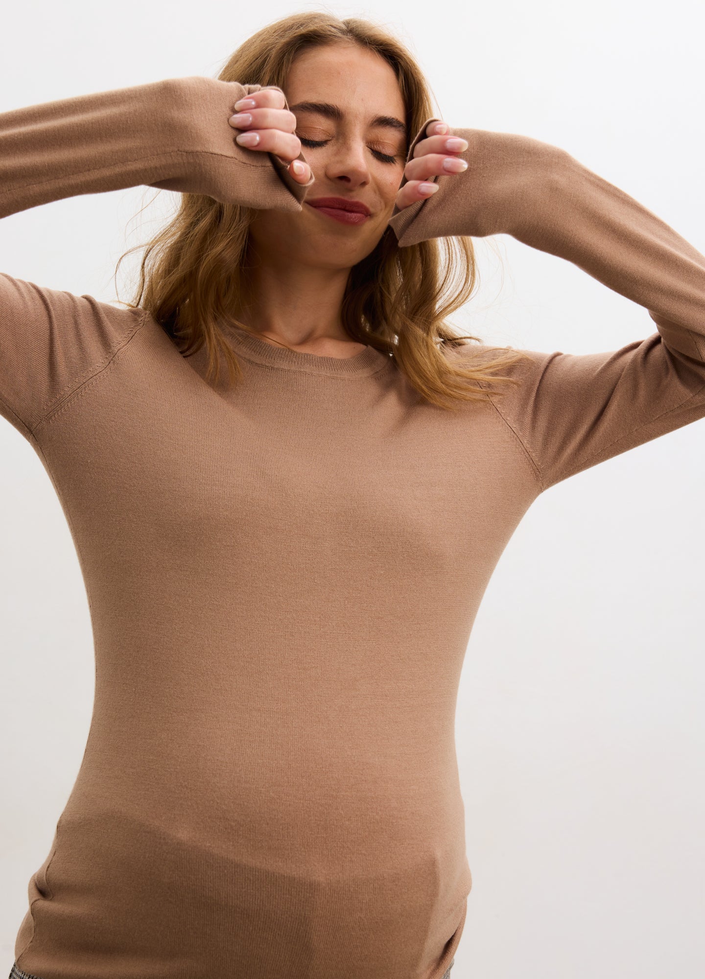 The Softsculpt Knit Long Sleeve Tee - Image 5