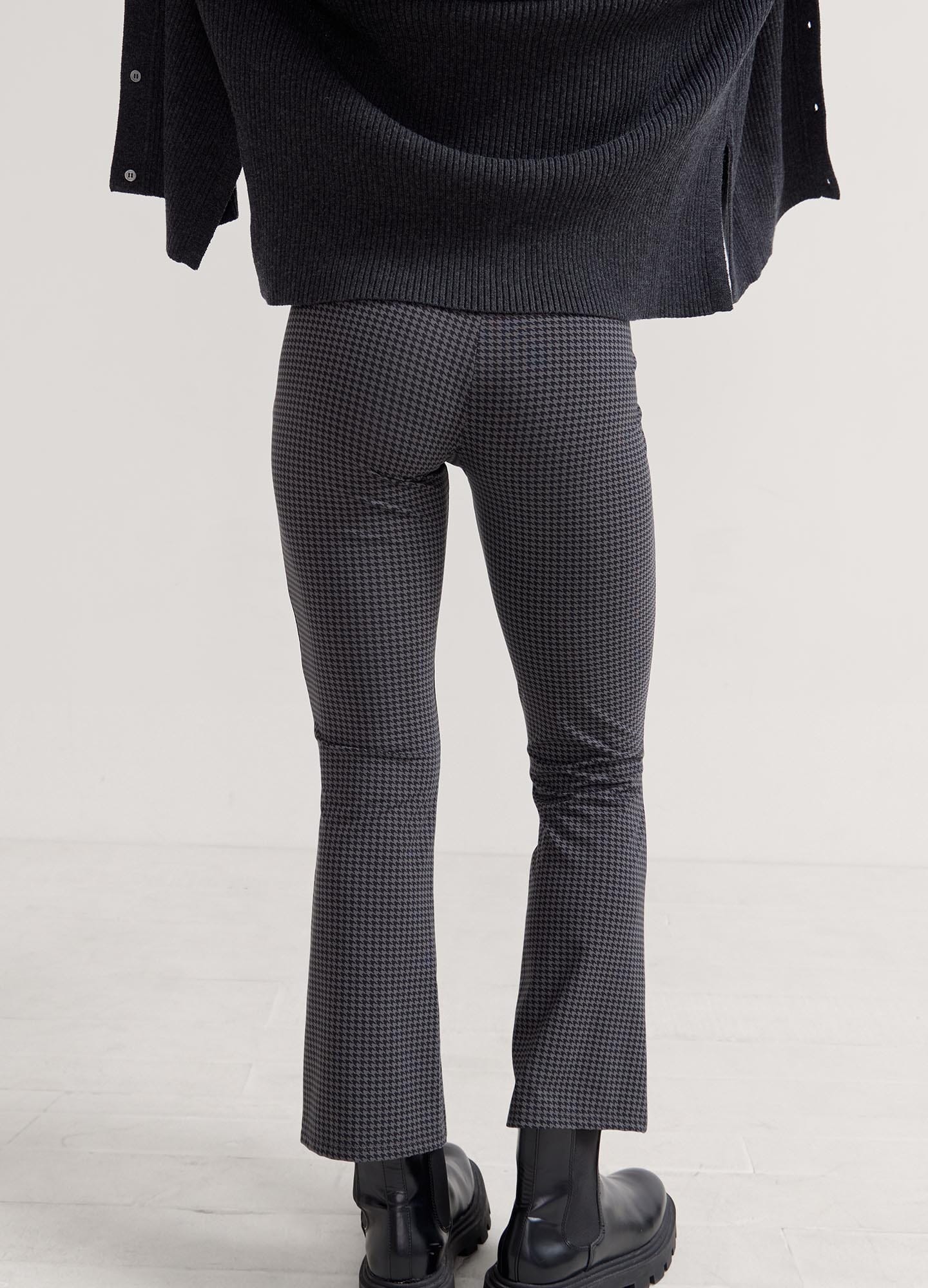 The Bodyflex Crop Flare - Image 4
